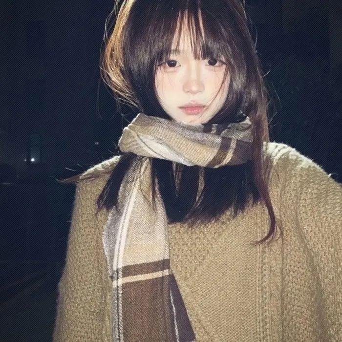 年轻女人